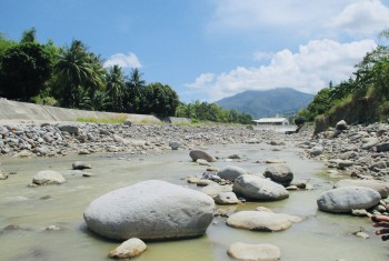 Flood Disaster Risk, Sense of Place, and Preparedness of Entrepreneurs in Communities along a River  
